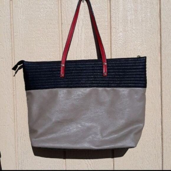 Steve Madden Tote Large Black Quilted Tan Red Strap Shoulder Bag Zip Closure - Picture 2 of 8